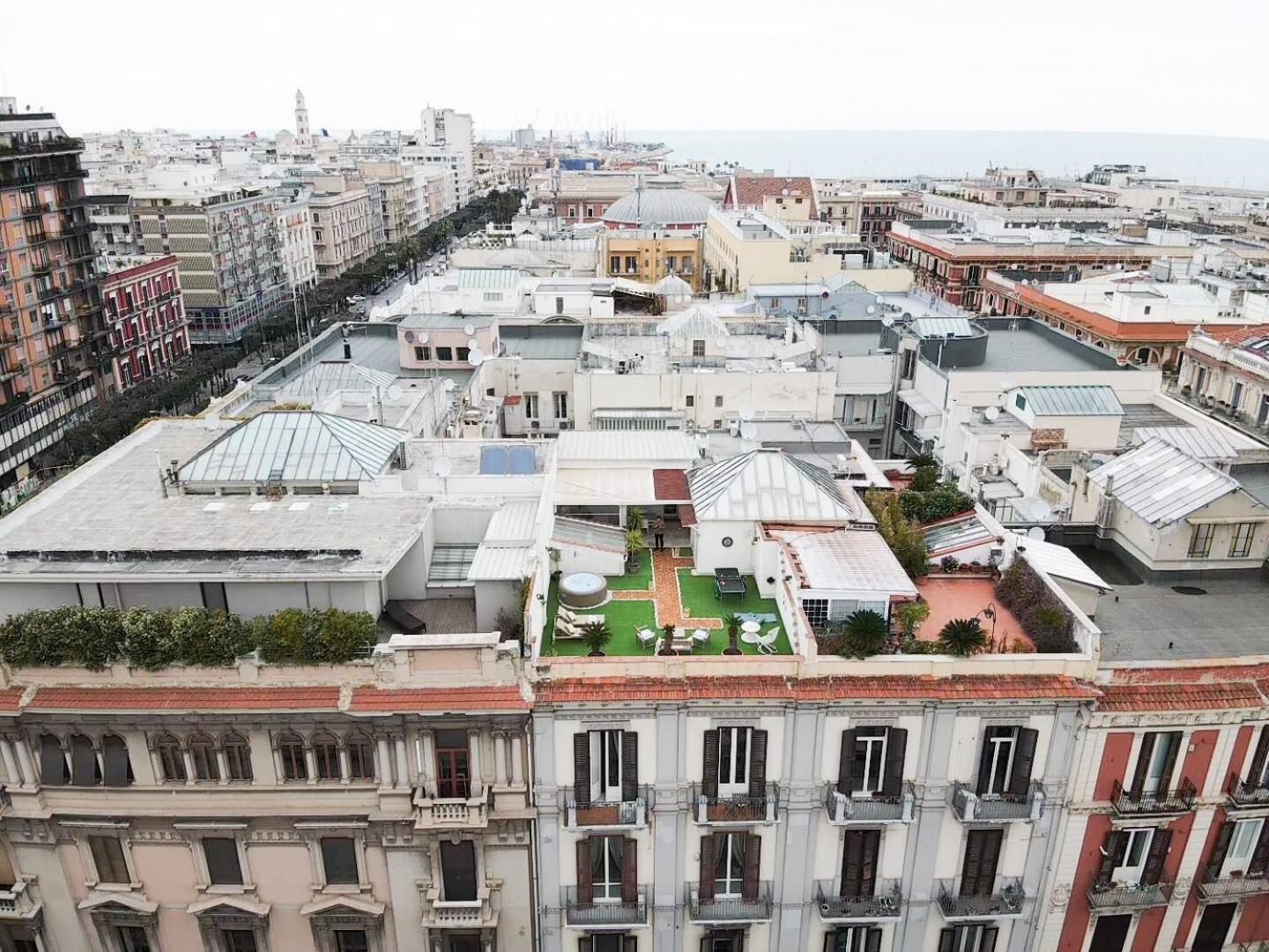 150Mq Rooftop Paradise - Spacious Private Terrace Bari Exteriör bild