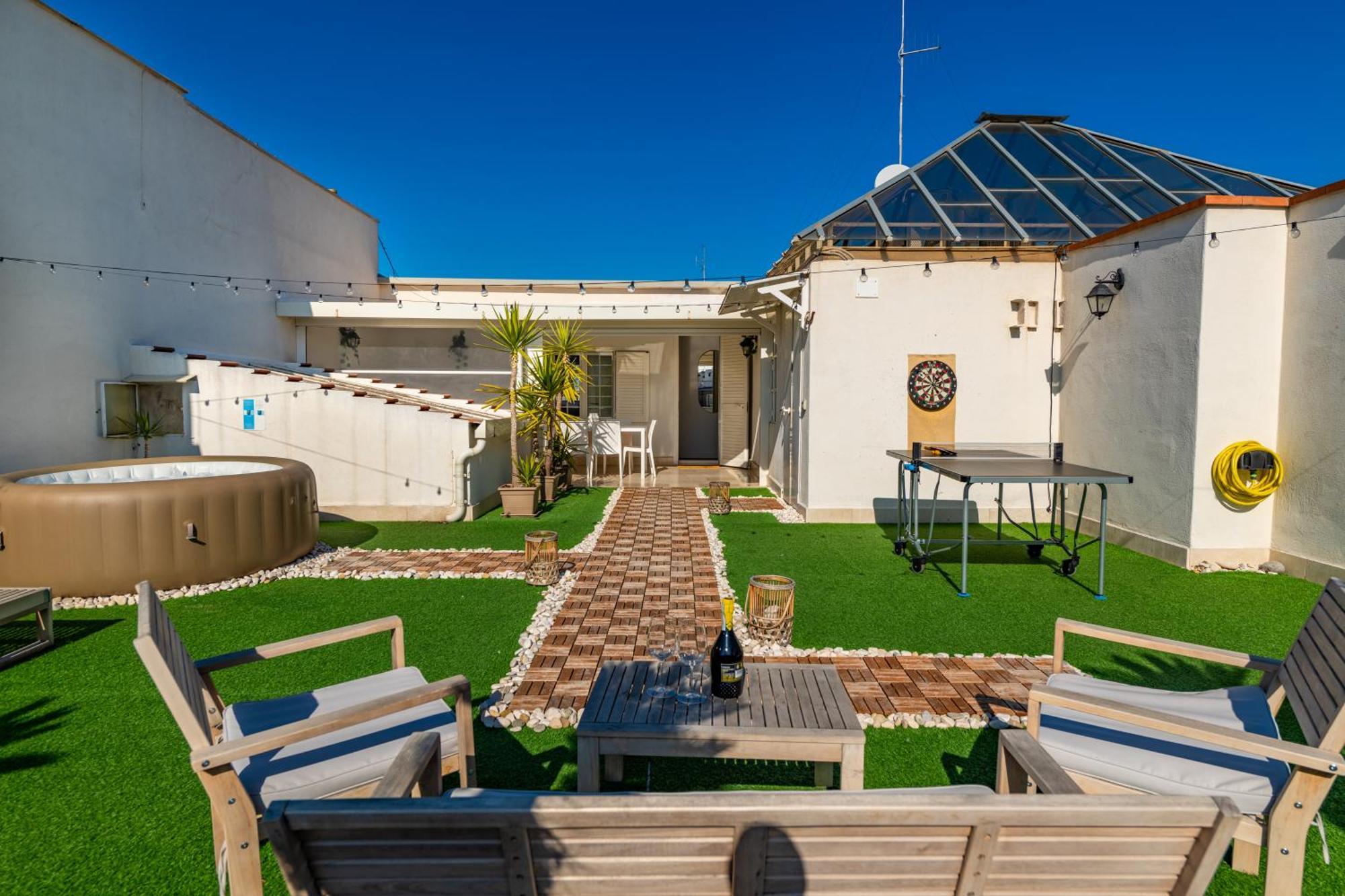 150Mq Rooftop Paradise - Spacious Private Terrace Bari Exteriör bild